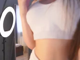 Bella's Live Sex Cam Show