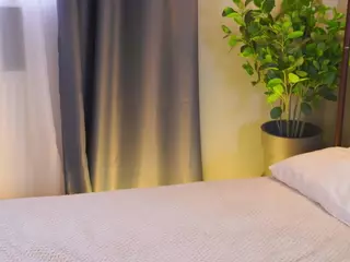 Bella's Live Sex Cam Show