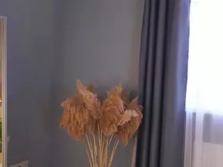 Bella's Live Sex Cam Show