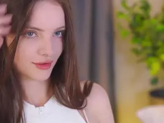 Bella's Live Sex Cam Show