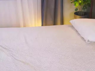 Bella's Live Sex Cam Show