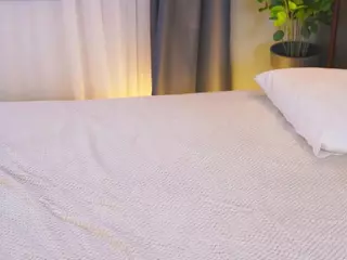 Bella's Live Sex Cam Show