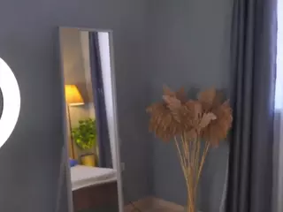 Bella's Live Sex Cam Show
