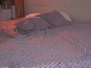 Bllowjoyy's Live Sex Cam Show