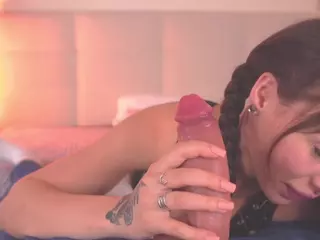 Bllowjoyy's Live Sex Cam Show