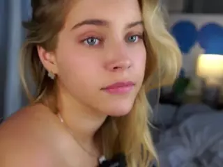 Amiblue's Live Sex Cam Show
