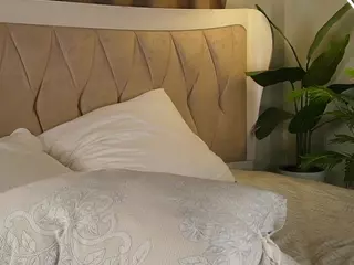 QuennaGales's Live Sex Cam Show