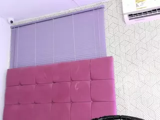 quianna-1's Live Sex Cam Show