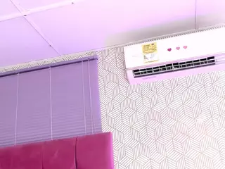 quianna-1's Live Sex Cam Show