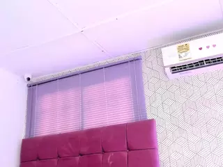 quianna-1's Live Sex Cam Show