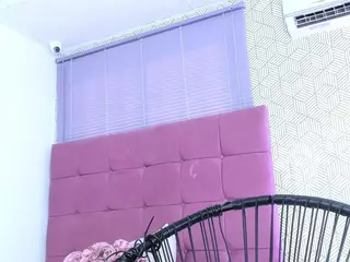quianna-1's Live Sex Cam Show