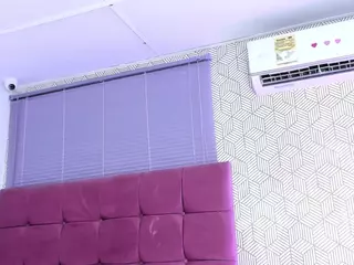 quianna-1's Live Sex Cam Show