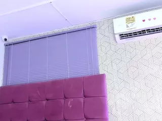quianna-1's Live Sex Cam Show