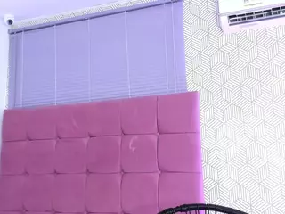 quianna-1's Live Sex Cam Show