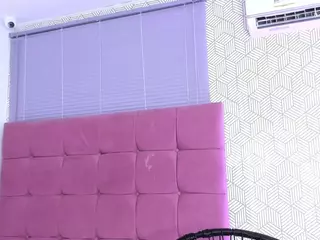 quianna-1's Live Sex Cam Show