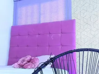 quianna-1's Live Sex Cam Show
