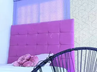 quianna-1's Live Sex Cam Show