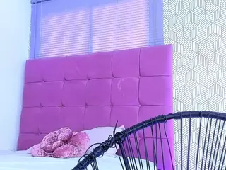 quianna-1's Live Sex Cam Show