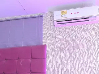 quianna-1's Live Sex Cam Show