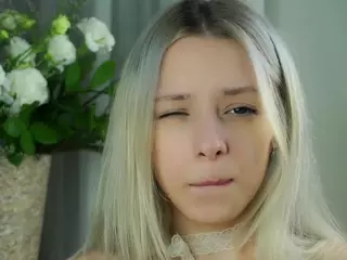 AntoniaHey's Live Sex Cam Show