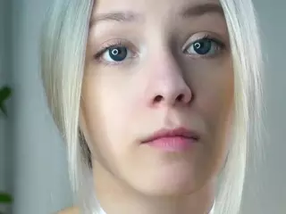 AntoniaHey's Live Sex Cam Show