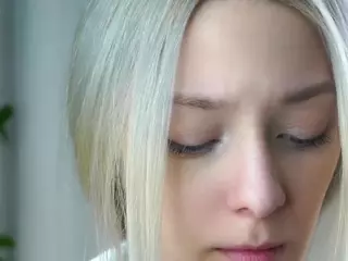 AntoniaHey's Live Sex Cam Show