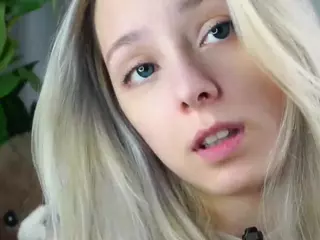 AntoniaHey's Live Sex Cam Show