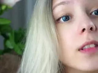 AntoniaHey's Live Sex Cam Show