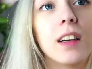 AntoniaHey's Live Sex Cam Show
