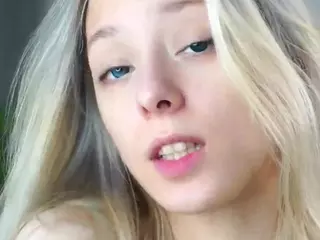 AntoniaHey's Live Sex Cam Show
