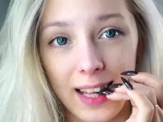 AntoniaHey's Live Sex Cam Show
