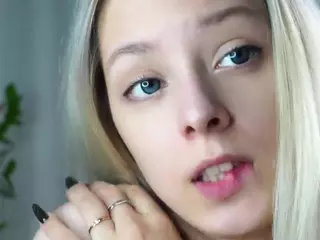 AntoniaHey's Live Sex Cam Show