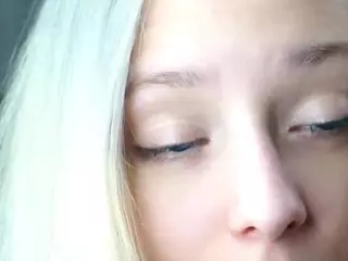 AntoniaHey's Live Sex Cam Show