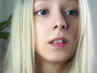 AntoniaHey's Live Sex Cam Show