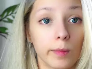 AntoniaHey's Live Sex Cam Show