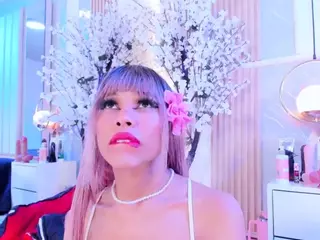 SalomeBenz's Live Sex Cam Show