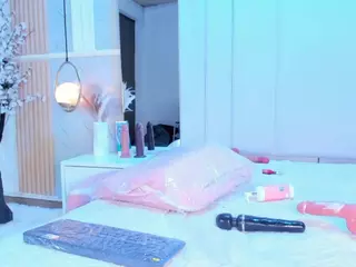 SalomeBenz's Live Sex Cam Show