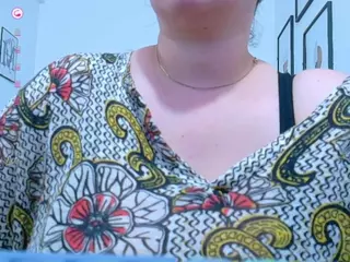 curvymaturee's Live Sex Cam Show