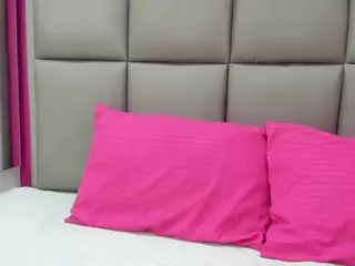 JESSY-CORTES's Live Sex Cam Show