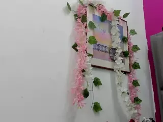 JESSY-CORTES's Live Sex Cam Show
