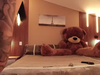 MAGIC-SCARLET's Live Sex Cam Show