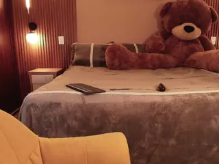 MAGIC-SCARLET's Live Sex Cam Show