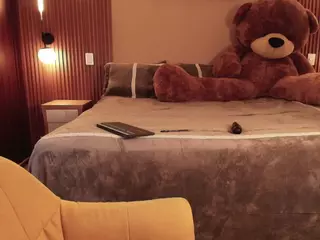 MAGIC-SCARLET's Live Sex Cam Show