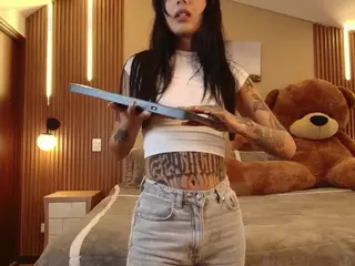 MAGIC-SCARLET's Live Sex Cam Show