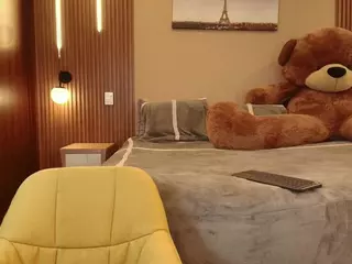 MAGIC-SCARLET's Live Sex Cam Show