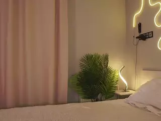 Emi's Live Sex Cam Show