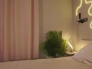 Emi's Live Sex Cam Show