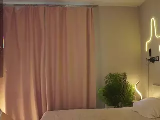 Emi's Live Sex Cam Show