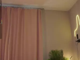 Emi's Live Sex Cam Show