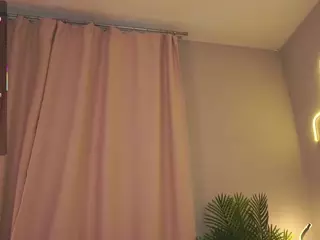 Emi's Live Sex Cam Show